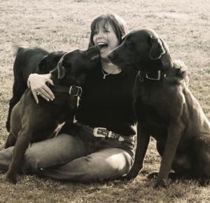 diana_iannarone_with-her-dogs2